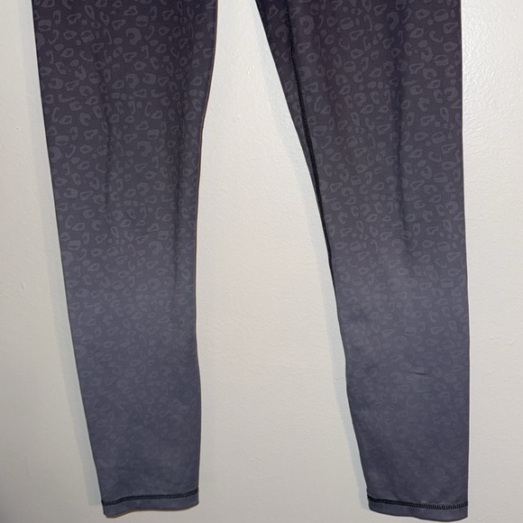 🌹ZYIA ACTIVE ANIMAL PRINT LEGGINGS - Picture 3 of 5
